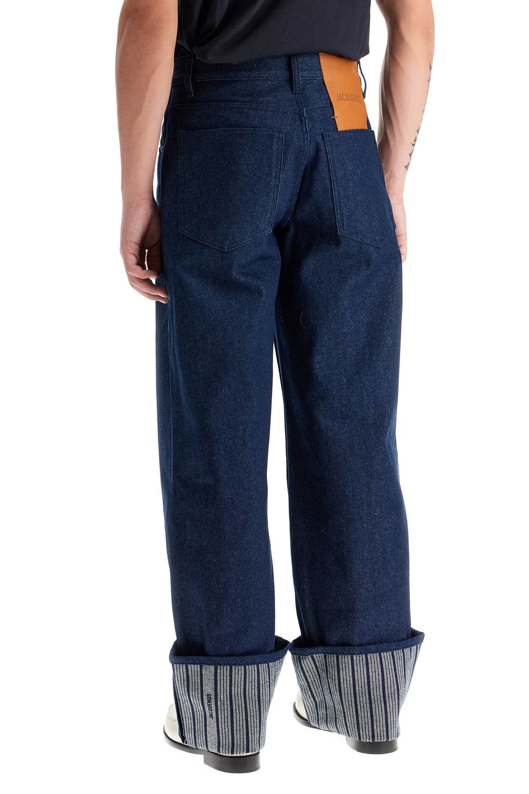 baggy with maxi cuff

baggy jeans with-2