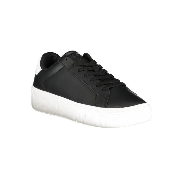 Sleek Black Sneakers with Contrasting Details