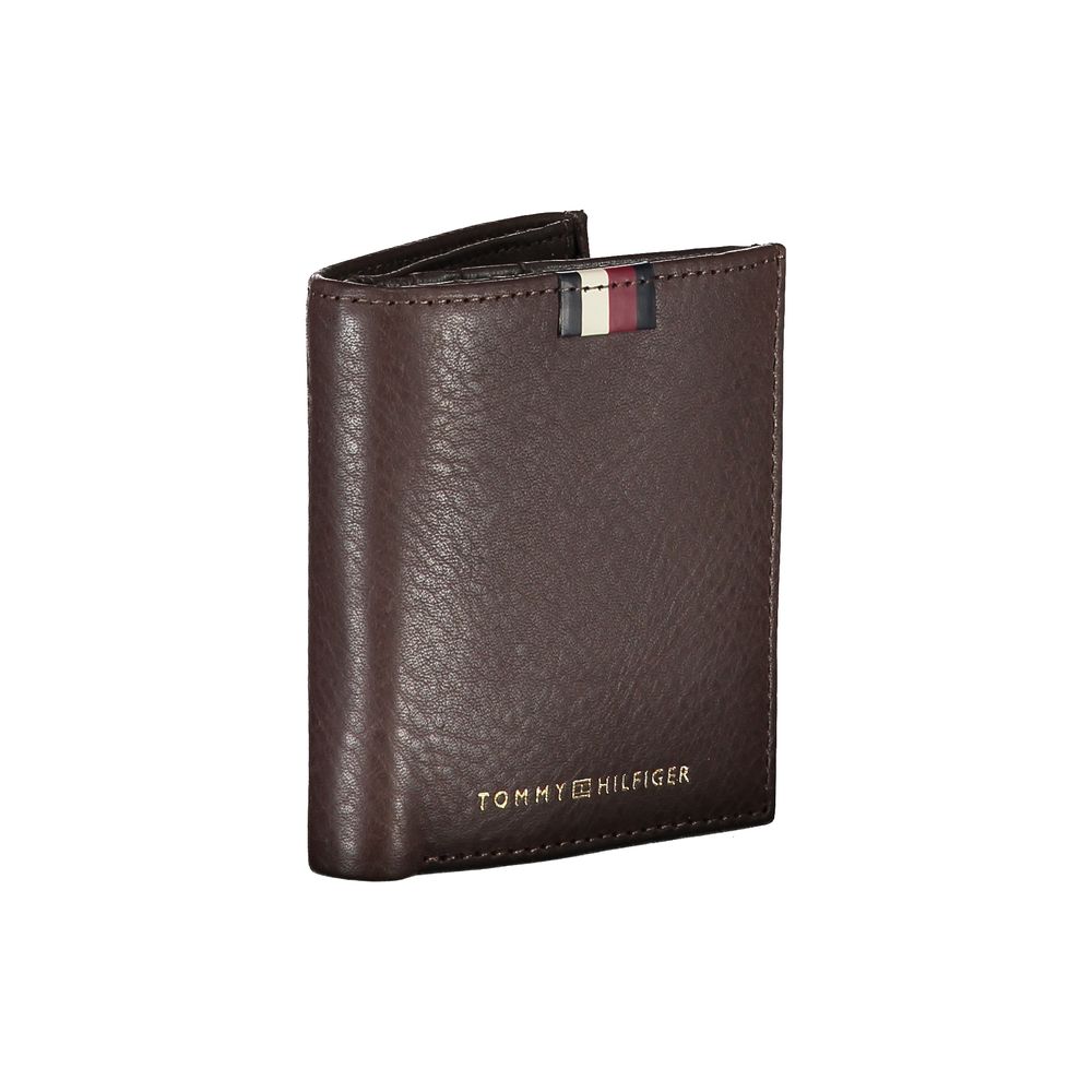 Elegant Brown Leather Bi-Fold Wallet