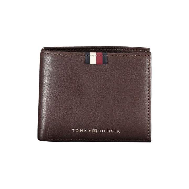 Elegant Leather Wallet with Contrast Detailing