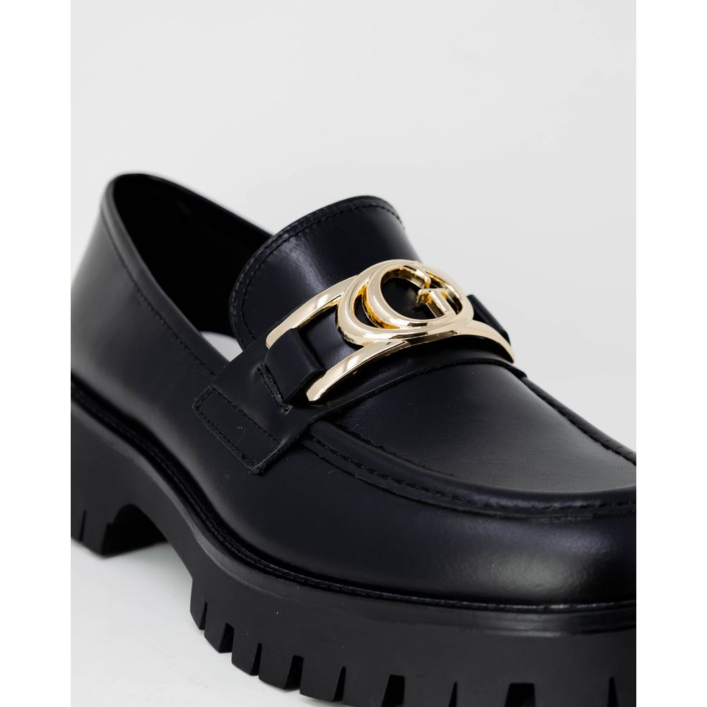 Black Leather Flat Shoe