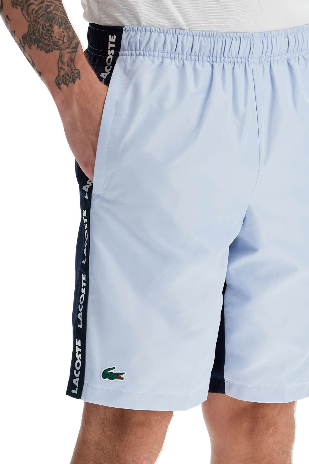 with logo on the bermuda shorts-3