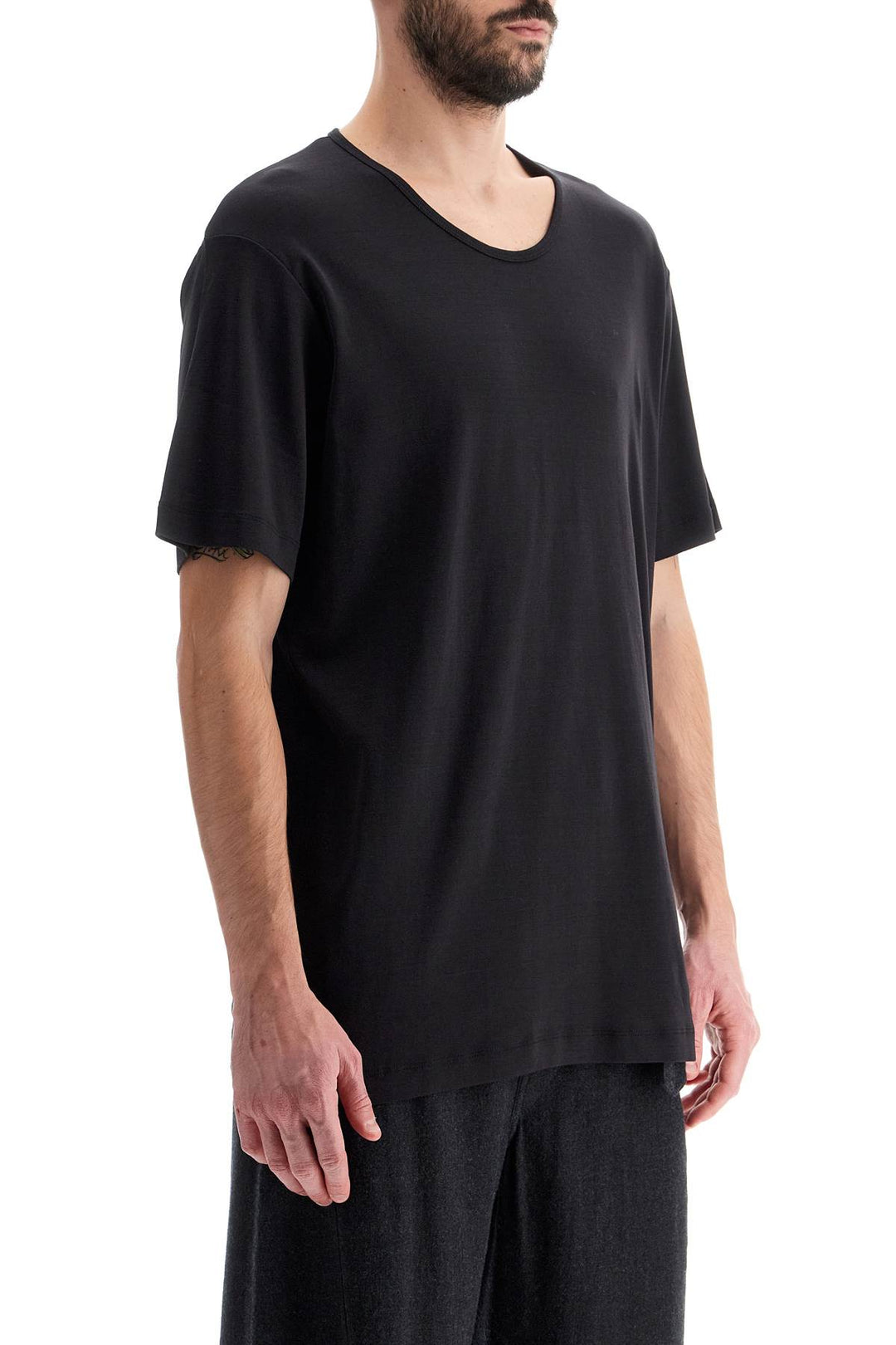 t-shirt with wide round neck-1